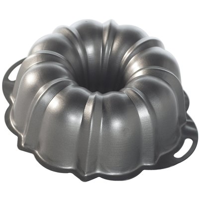 Nordic Ware Pro Form 12-Cup Cake Pan